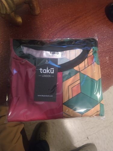 Customer photo review of Playera Full Print Taku 193 Demon Slayer