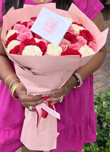 Customer photo review of Red Deluxe Bouquet - Mother's Day
