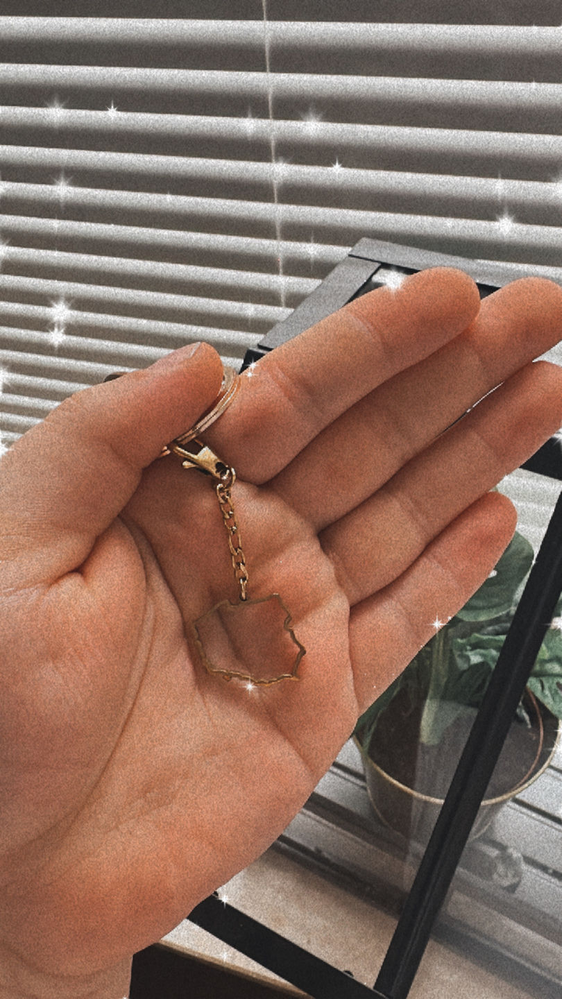 Customer photo review of Nations Schlüssel Anhänger | 18K vergoldet