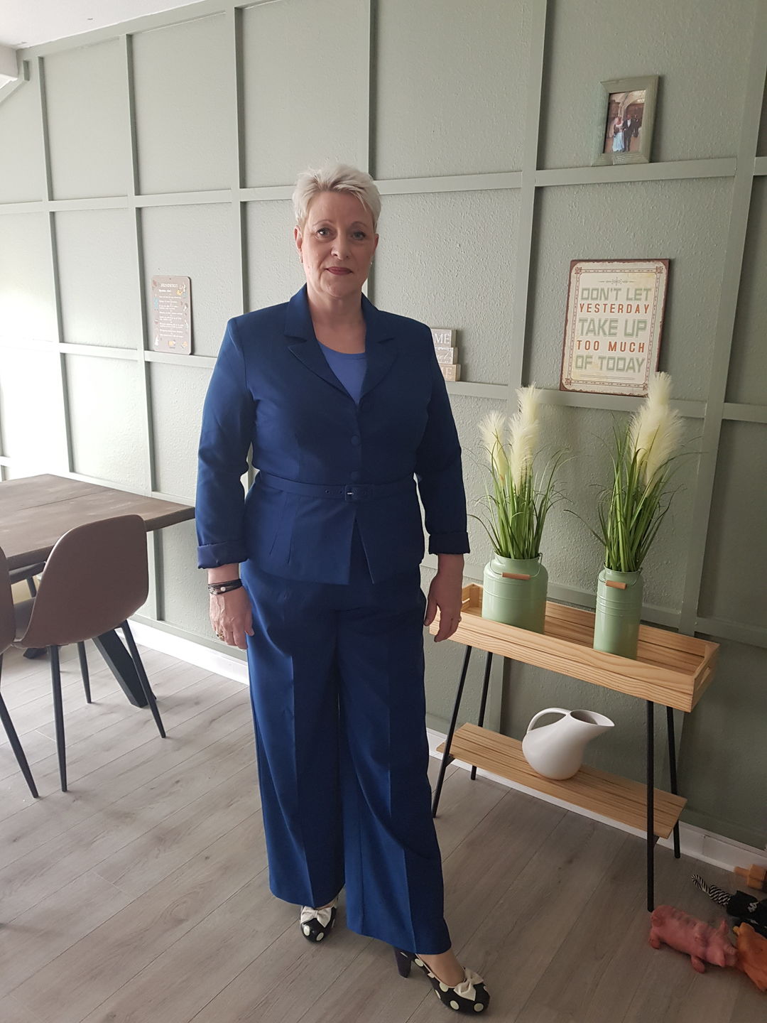 Customer photo review of Siri taljeret blazer i blå med bælte