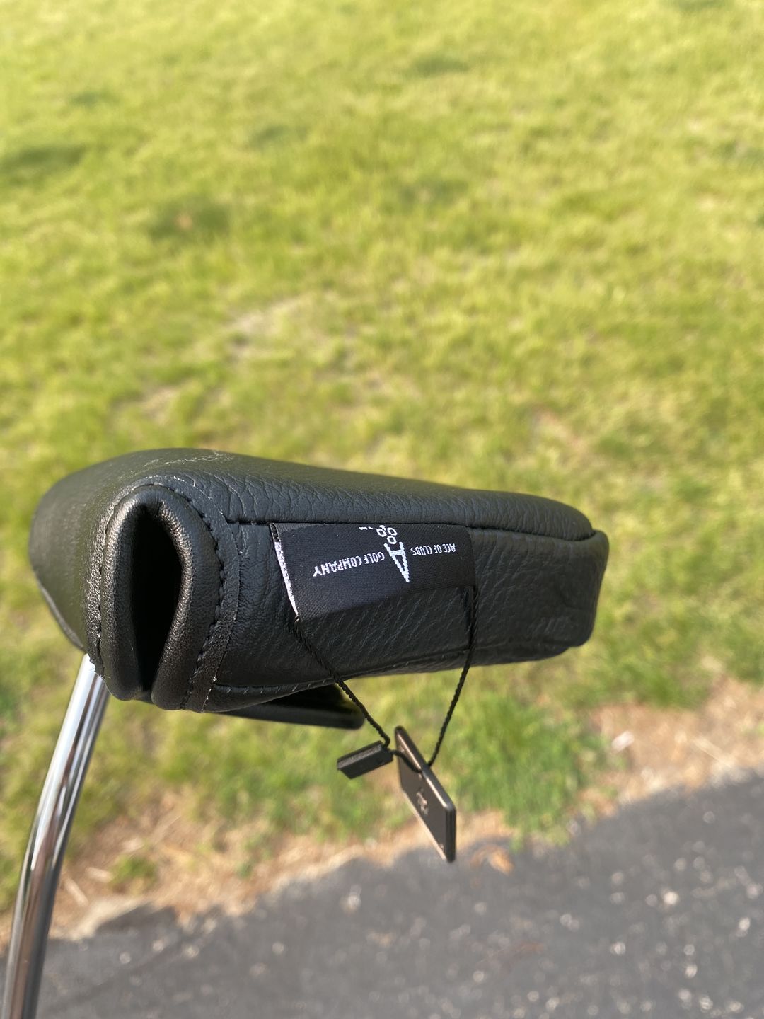 Customer photo review of BLACK LEATHER MALLET PUTTER HEADCOVER