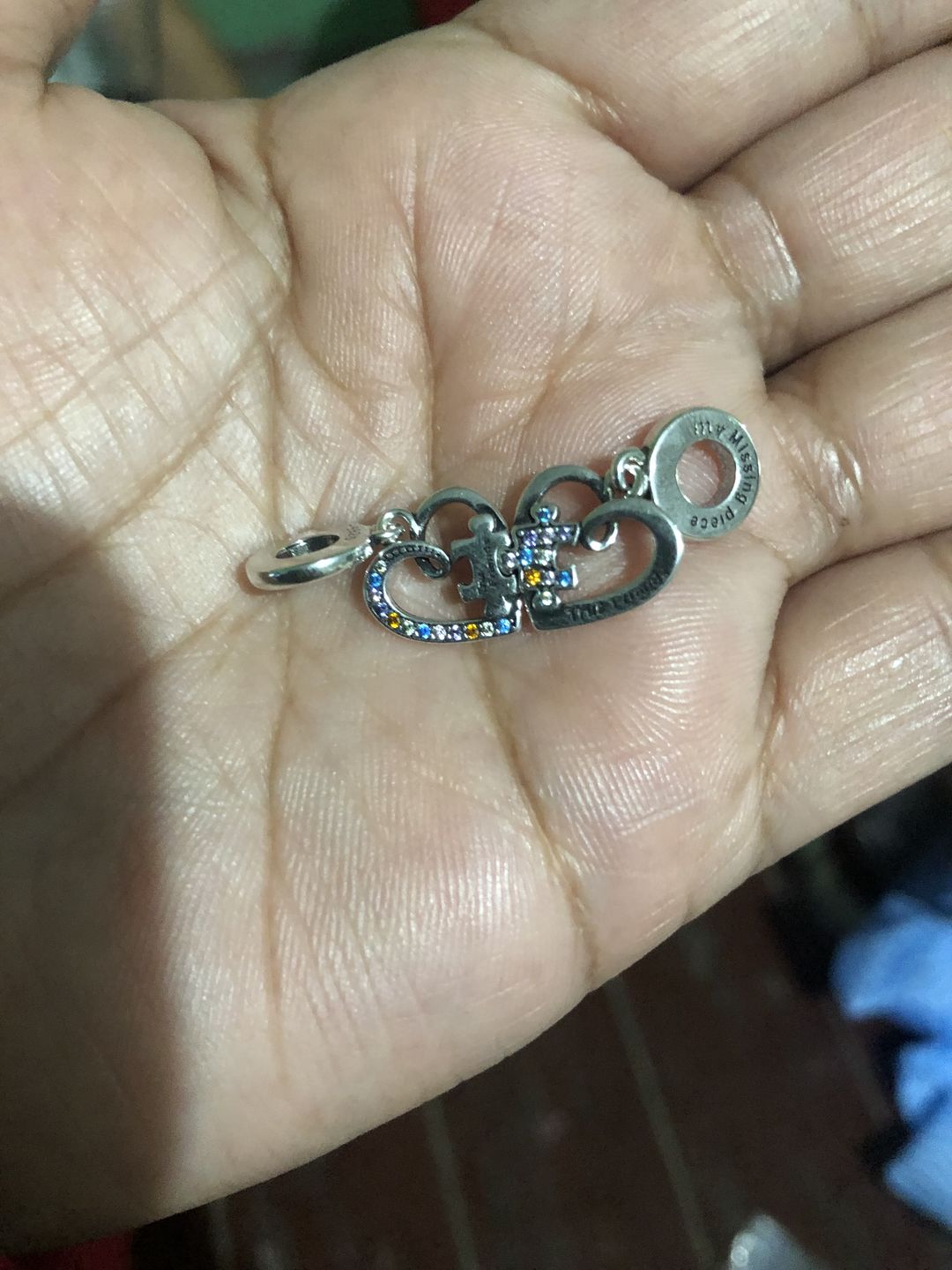 Customer photo review of Charm Corazon de Mejores Amigos