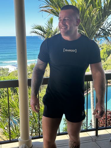 Customer photo review of Transcendence Muscle T-shirt - Black / Gold