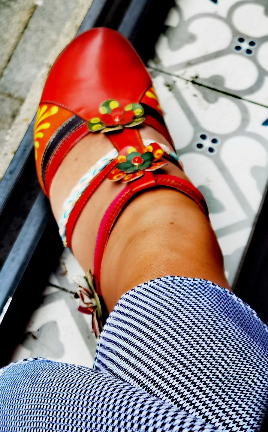 Customer photo review of Bohemian Leather Printing Stitching Non-slip Breathable Sandals