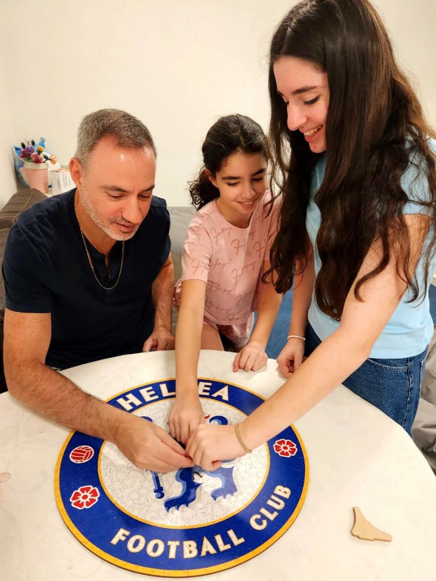 Customer photo review of Chelsea FC® Logo - Official Wooden Puzzle