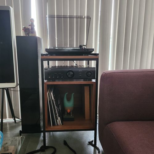 Customer photo review of Mueble para vinilos 48 TOFFEE