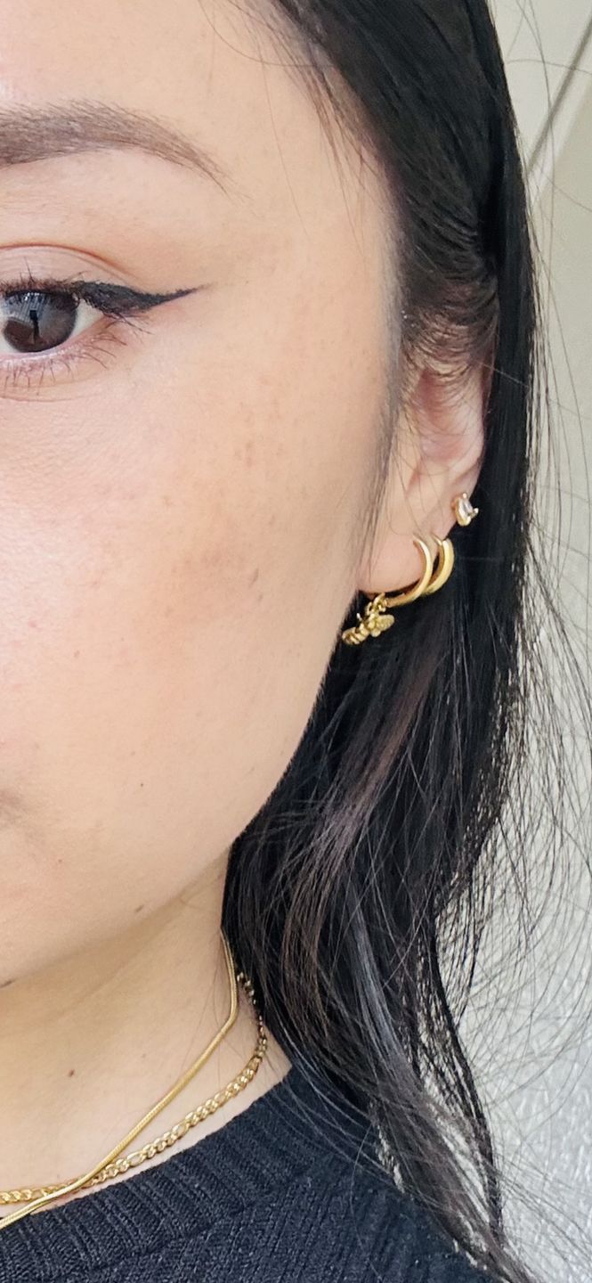 Customer photo review of Aretes Beecuff