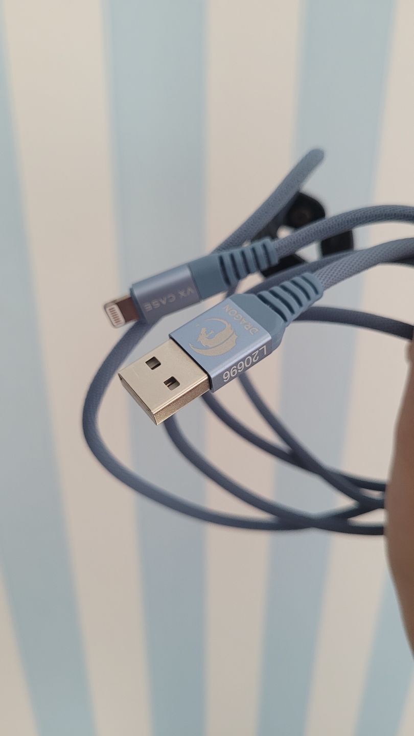 Customer photo review of Cabo Lightning para iPhone/iPad Dragon 1,20m