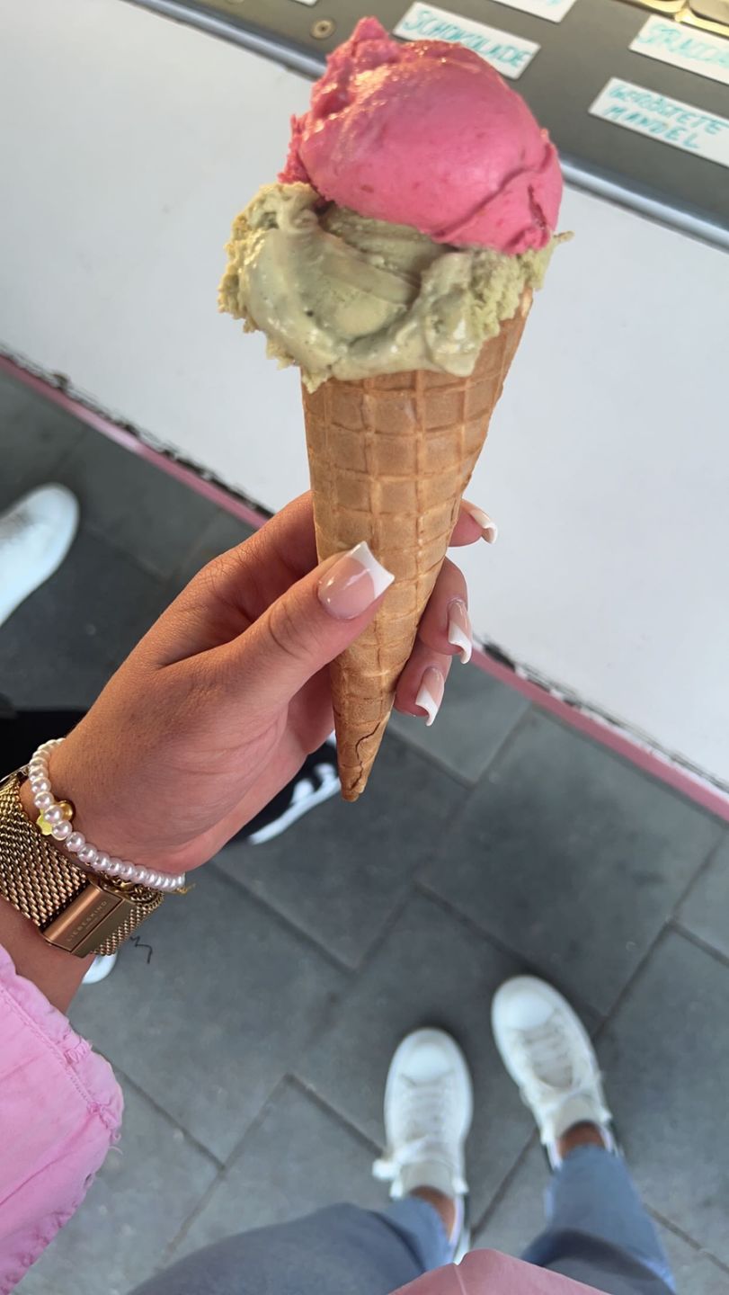 Customer photo review of Jacinta Perlenarmband | 18K vergoldet