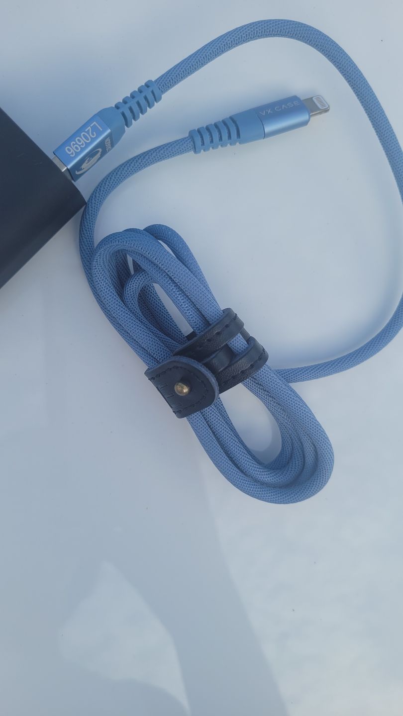Customer photo review of Cabo Lightning para iPhone/iPad Dragon 1,20m
