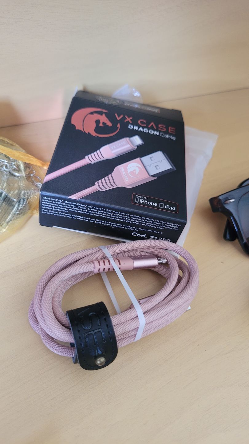 Customer photo review of Cabo Lightning para iPhone/iPad Dragon 1,20m