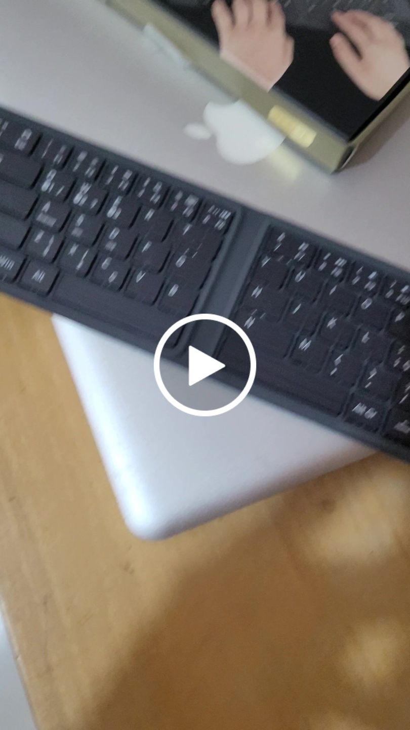 Customer video review of Novo Teclado Bluetooth para Celular VX Case