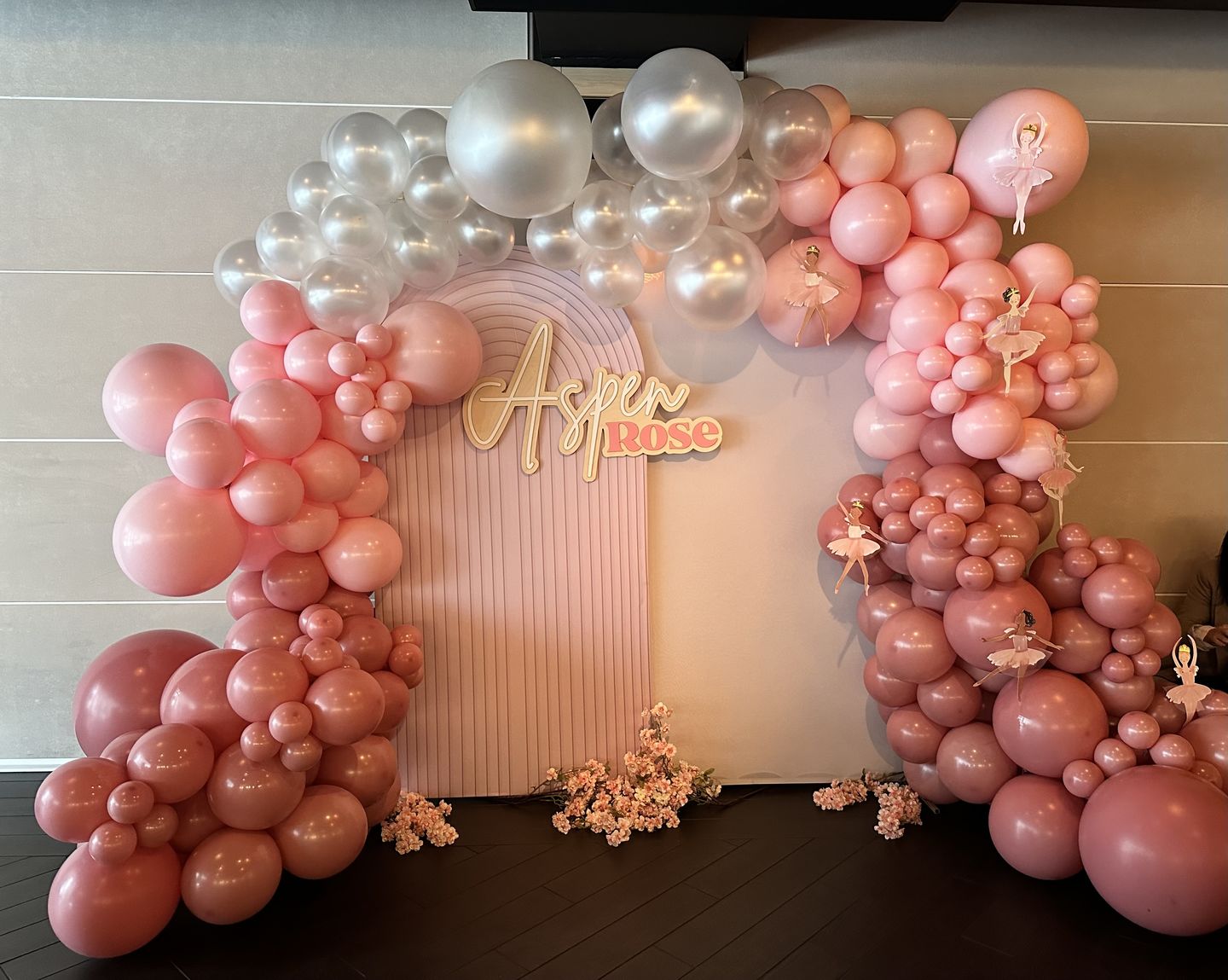 Customer photo review of Chiara Backdrop Wall Set, Arched Wall Set Birthday&Baby Shower&Wedding Party Decoration