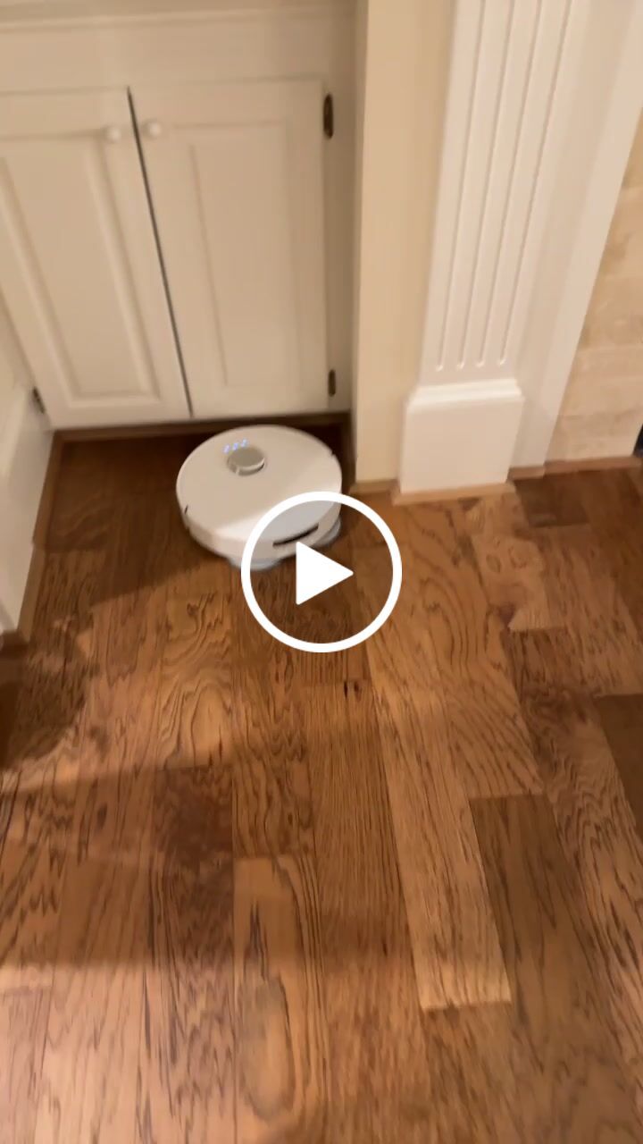 Customer video review of DreameBot L10s Ultra, AI Powered, Powerful Suction, Full Mopping w/Cleaning Solution, APP Control, FAST & FREE Shipping, 2yr Warranty