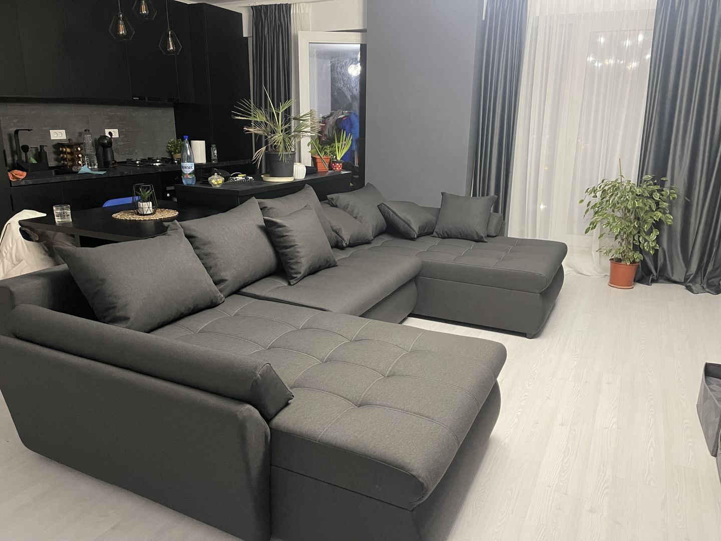 Customer photo review of Colțar extensibil cu ladă de depozitare Loana U Grafit 355x185 cm