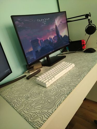 Customer photo review of Mountain White | Deskmat