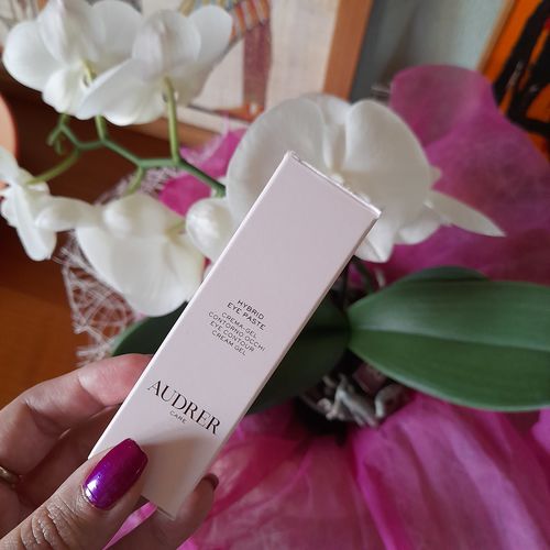 Customer photo review of Hybrid Eye Paste