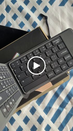 Customer video review of Novo Teclado Bluetooth para Celular VX Case