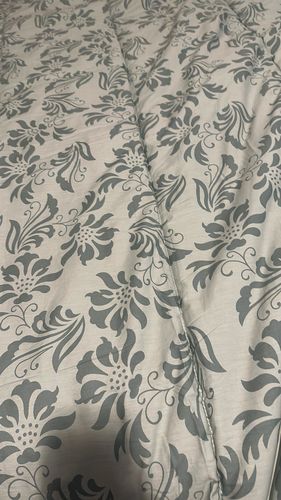 Customer photo review of Floral Dusty Blue 5-Piece Comforter Set (Queen / King Size)