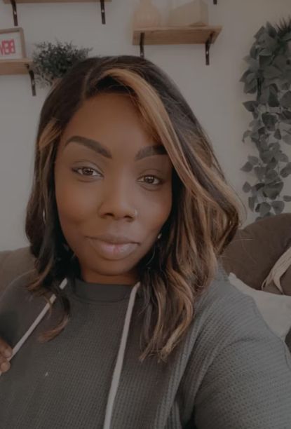 Customer photo review of Luvwin 13x4 Honey Blonde Highlight Wavy Human Hair Bob Wig