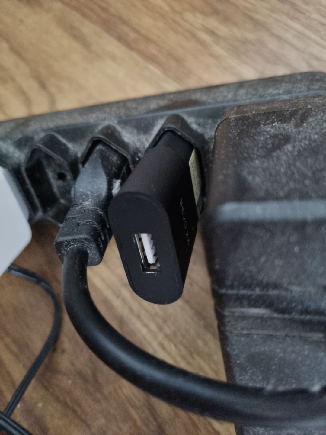 Customer photo review of Adaptador de Parede com 1 Porta USB VX Case