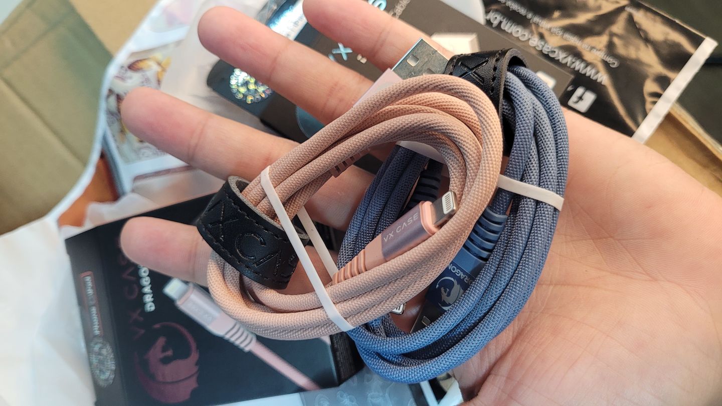 Customer photo review of Cabo Lightning para iPhone/iPad Dragon 1,20m