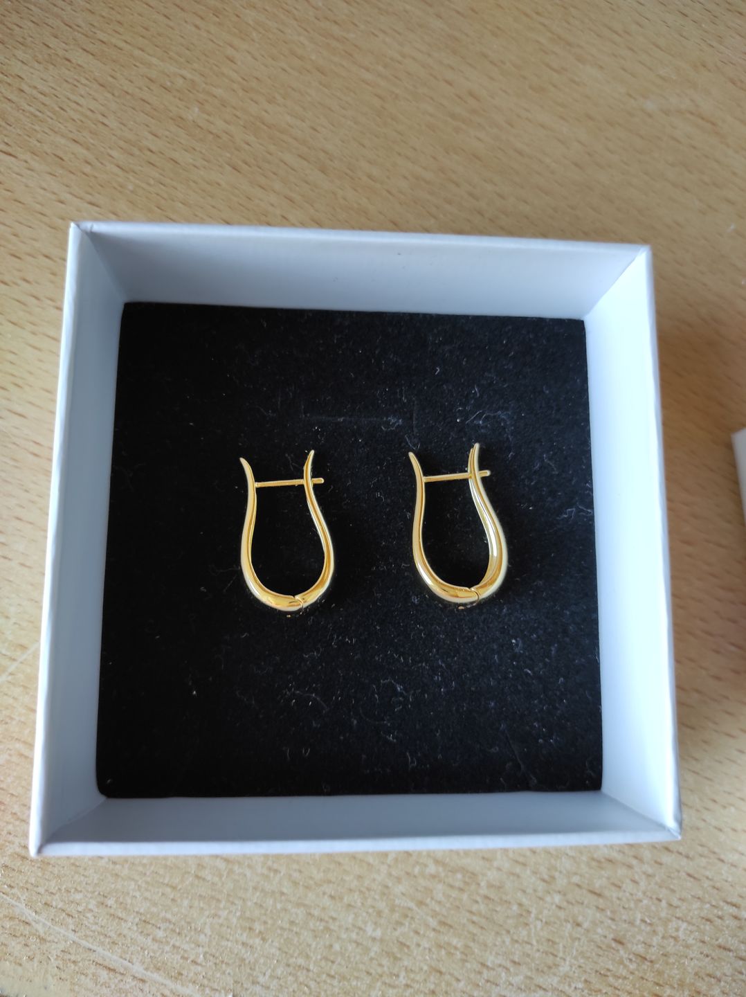 Customer photo review of Everyday Simple Huggies 14K Gold Plated