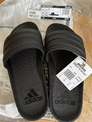 Customer photo review of adidas Men's Adilette Boost Slides