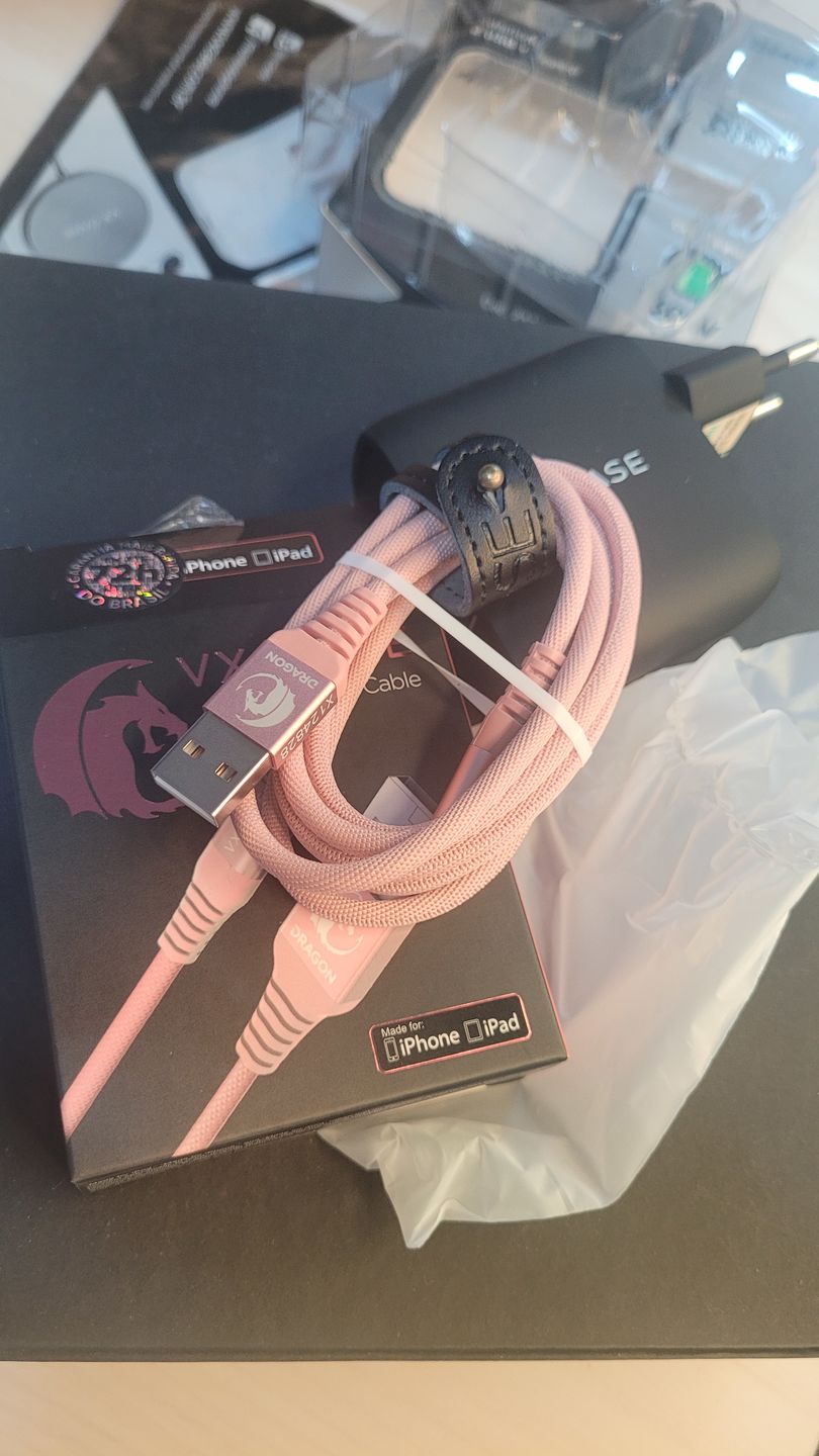 Customer photo review of Cabo Lightning para iPhone/iPad Dragon 1,20m