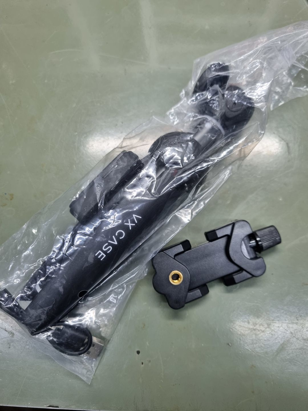 Customer photo review of Tripé de Mesa para Celular e Câmeras Reach - VX Case