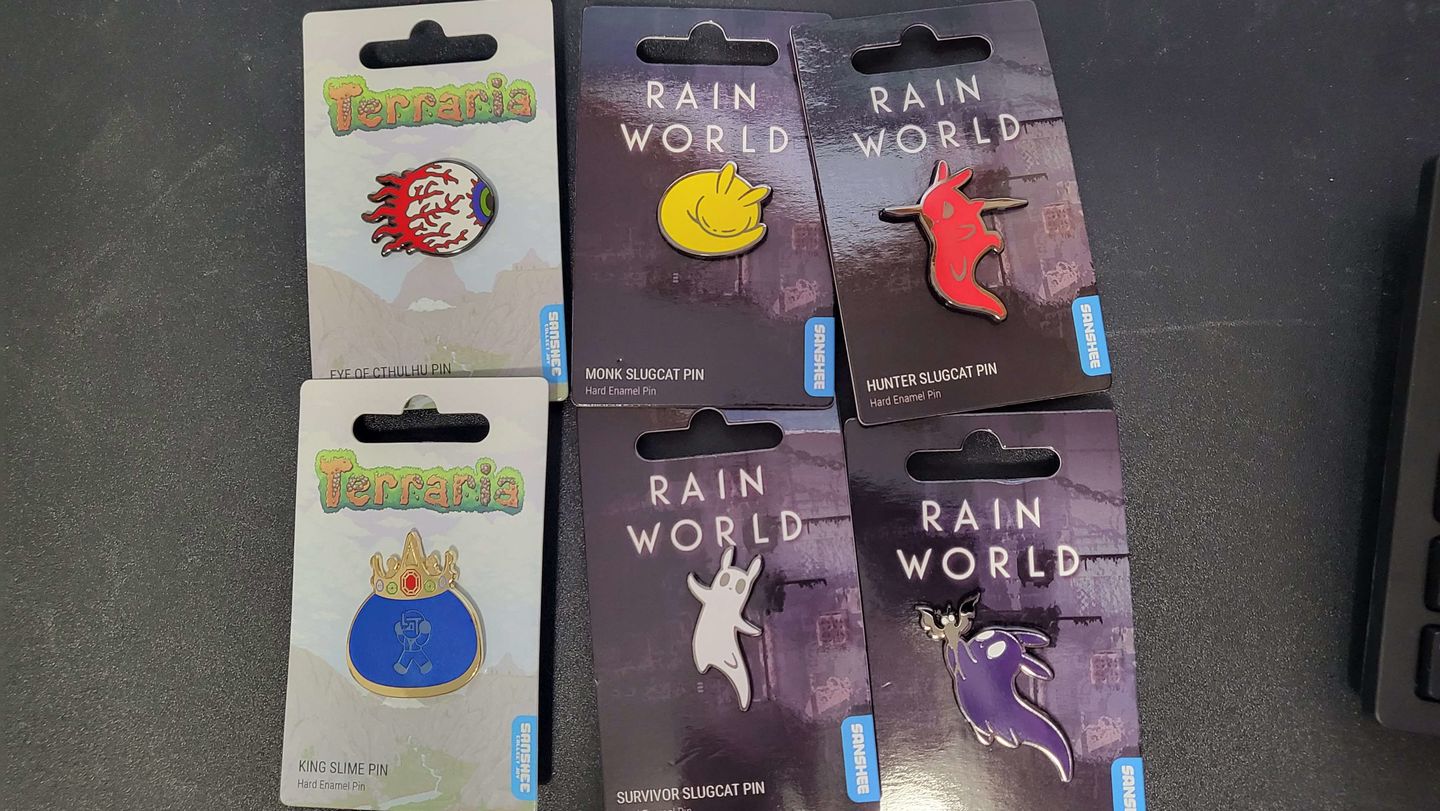 Customer photo review of Rain World - Slugcat Pin