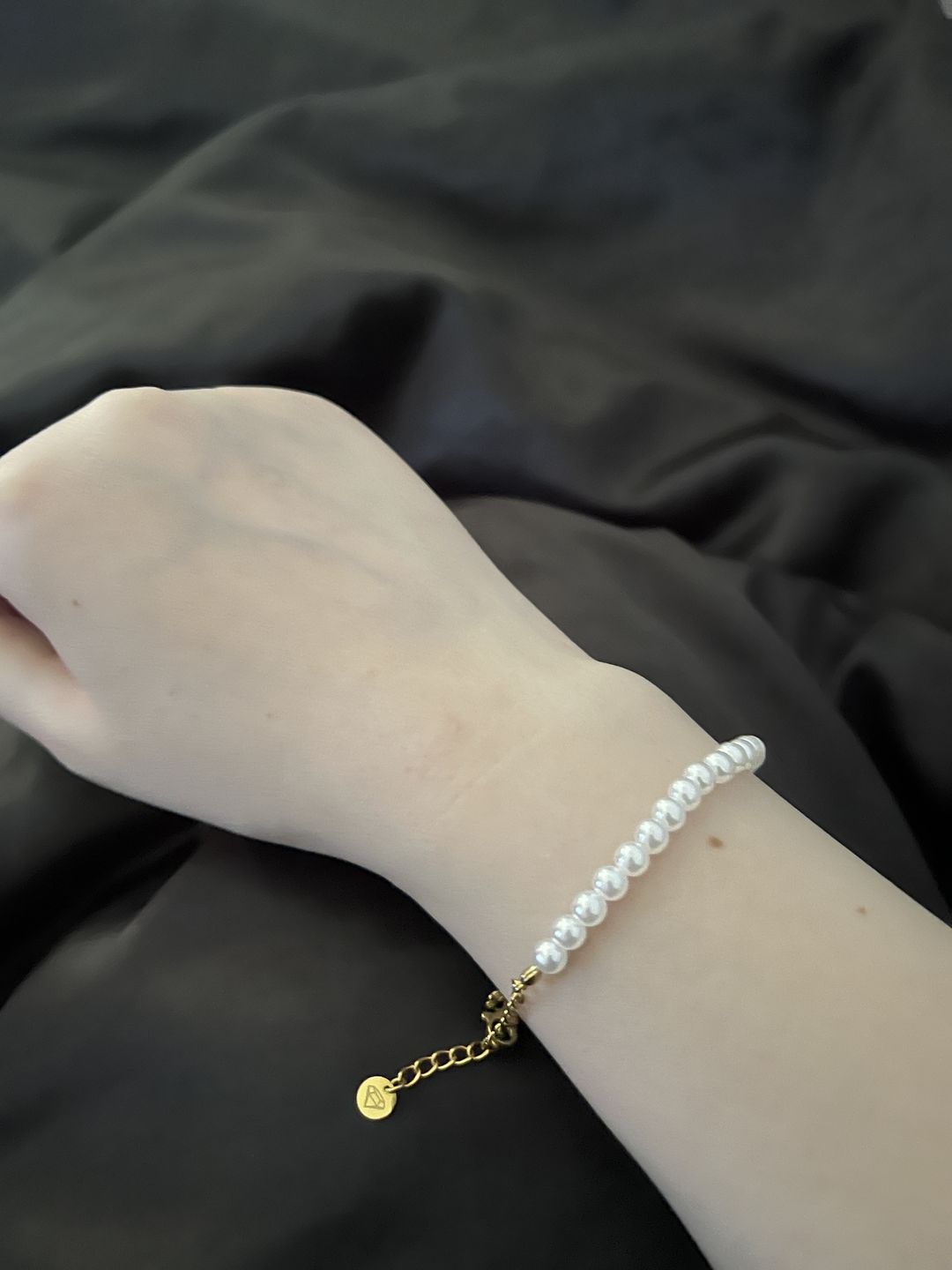 Customer photo review of Jacinta Perlenarmband | 18K vergoldet