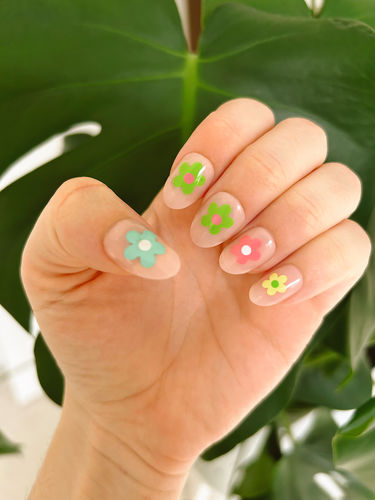 Customer photo review of Like Big Buds 24pc Press On Nail Set