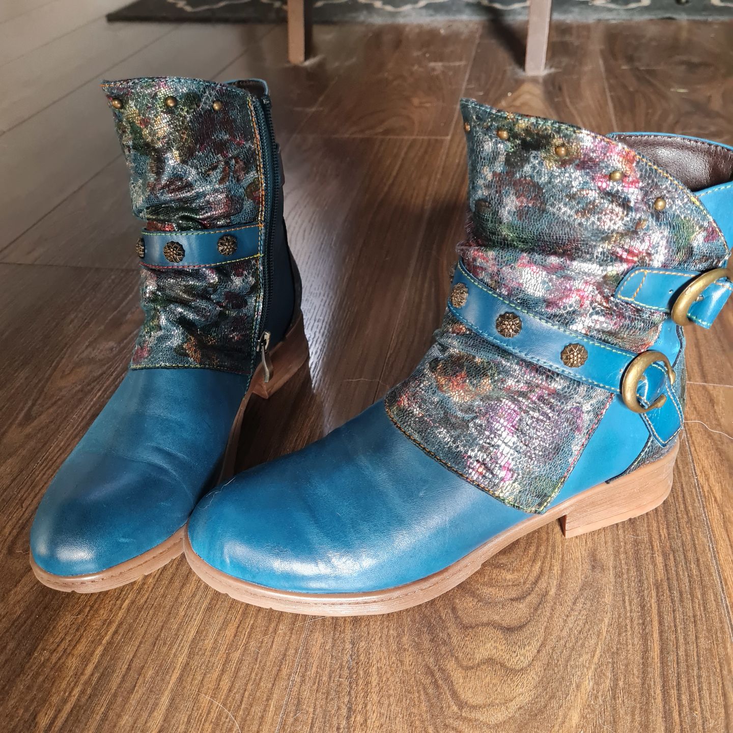 Customer photo review of Retro Painted Buckle Flat Shoes