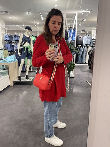 Customer photo review of CLASSIC ZIP CROSSBODY BAG (RUBY A175)