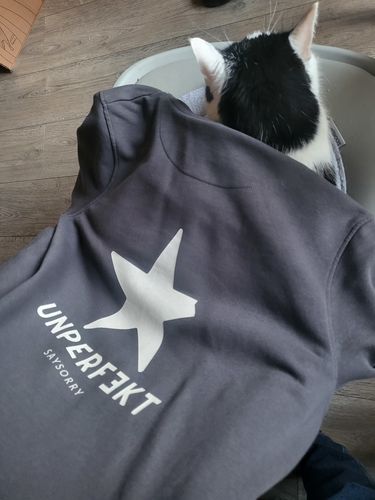Customer photo review of Organic Damen Zipper »Unperfekt mit Stern« vorne bestickt hinten bedruckt