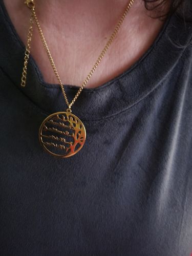 Customer photo review of LOANYA Lebensbaum Kette mit personalisierten Namen