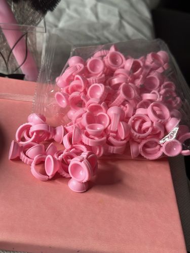 Customer photo review of Lash Glue Ring (Pack of 100)