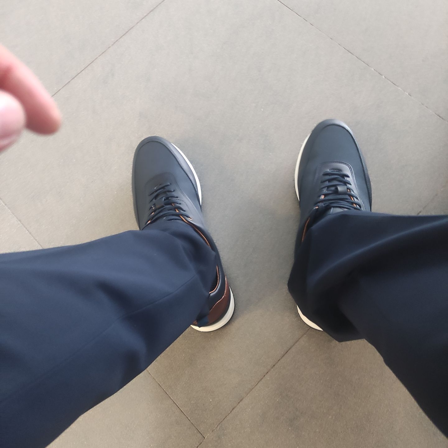 Customer photo review of JAVELIN. SNEAKERS CASUAL AZUL