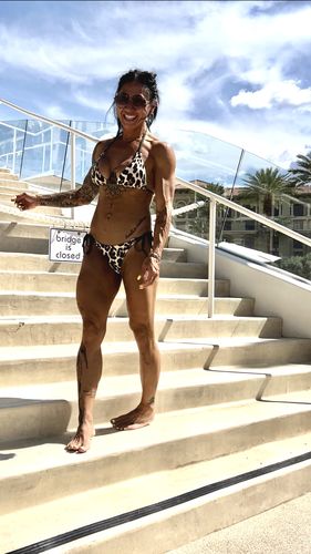 Customer photo review of 100% Natural & Organic Tanning Oil