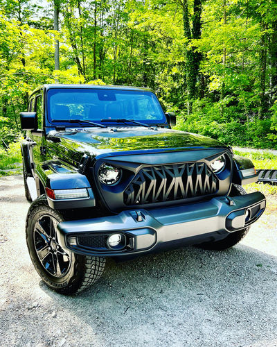 Customer photo review of Shark Grille - Matte Black for 18-23 Jeep Wrangler JL & Gladiator JT w/o TrailCam