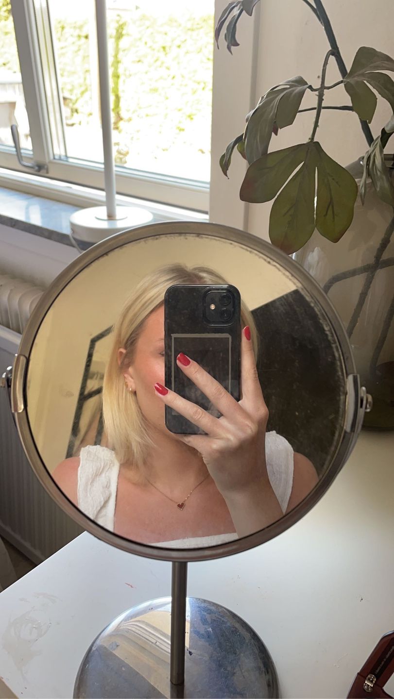 Customer photo review of Sarah - Red Heart Necklace Stainless Steel