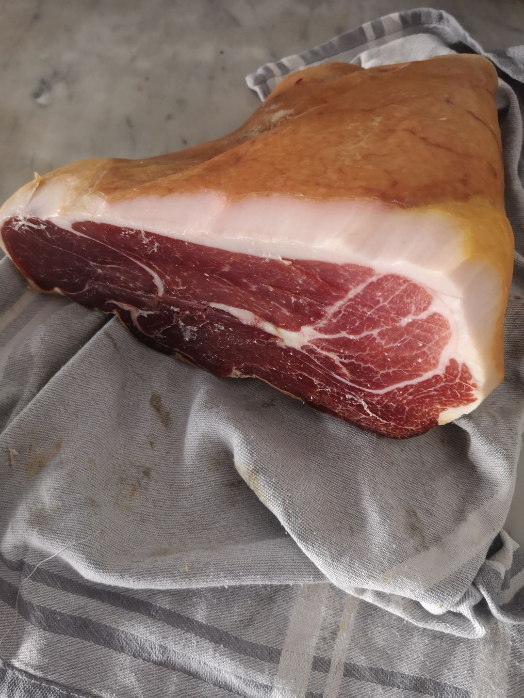 Customer photo review of Jambon de Mangalitza 30 mois (demi-pièce)
