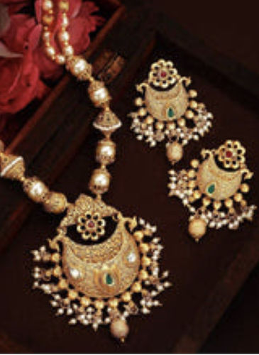 Customer photo review of Rubans Gold Plated Hand Crafted   Statement Necklace Set