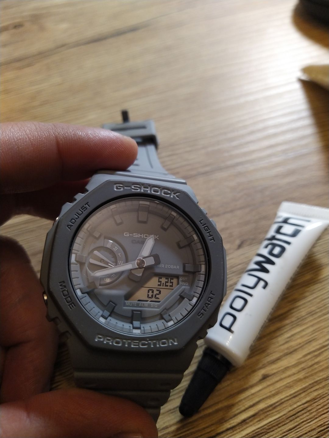 Customer photo review of Polywatch Polish Plastic - ¡Limpia rayas en cristal acrílico!