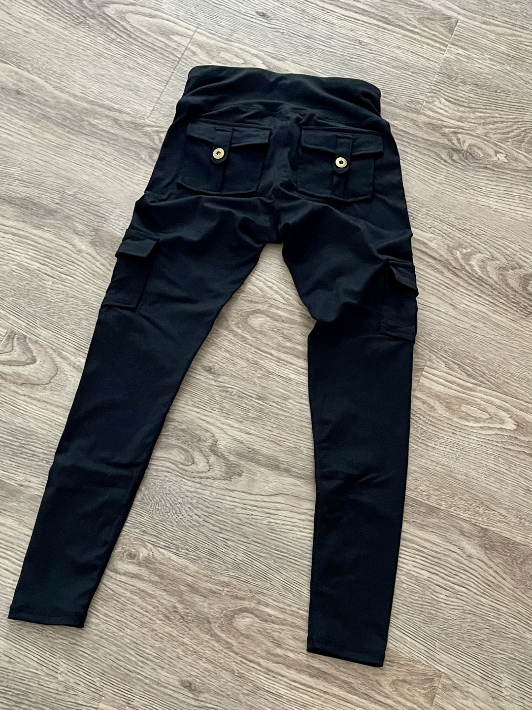 Customer photo review of Shapewear TNG Cargo Leggings - Black
