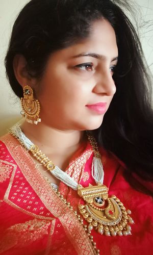 Customer photo review of Rubans Gold Plated Handcrafted Kundan Necklace Set
