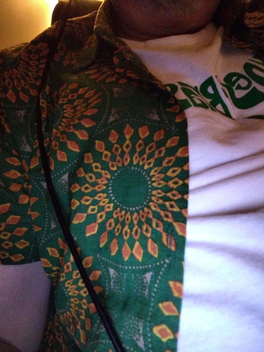 Customer photo review of Men's Vintage Short Sleeve Cotton Boho 70s Leisure Button Up Hawaiian Shirt
