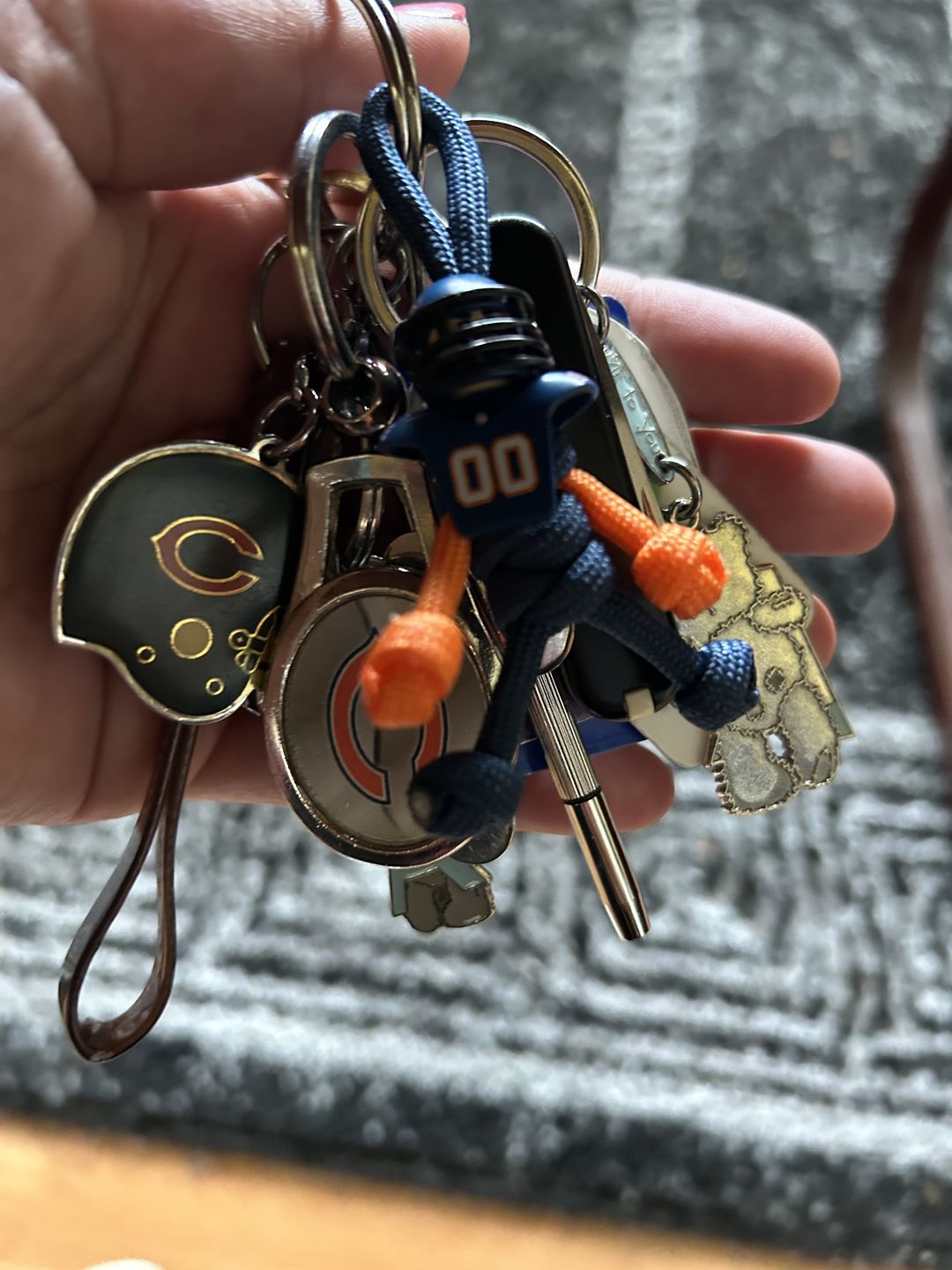 Customer photo review of Chicago Bears Paracord Buddy Keychain