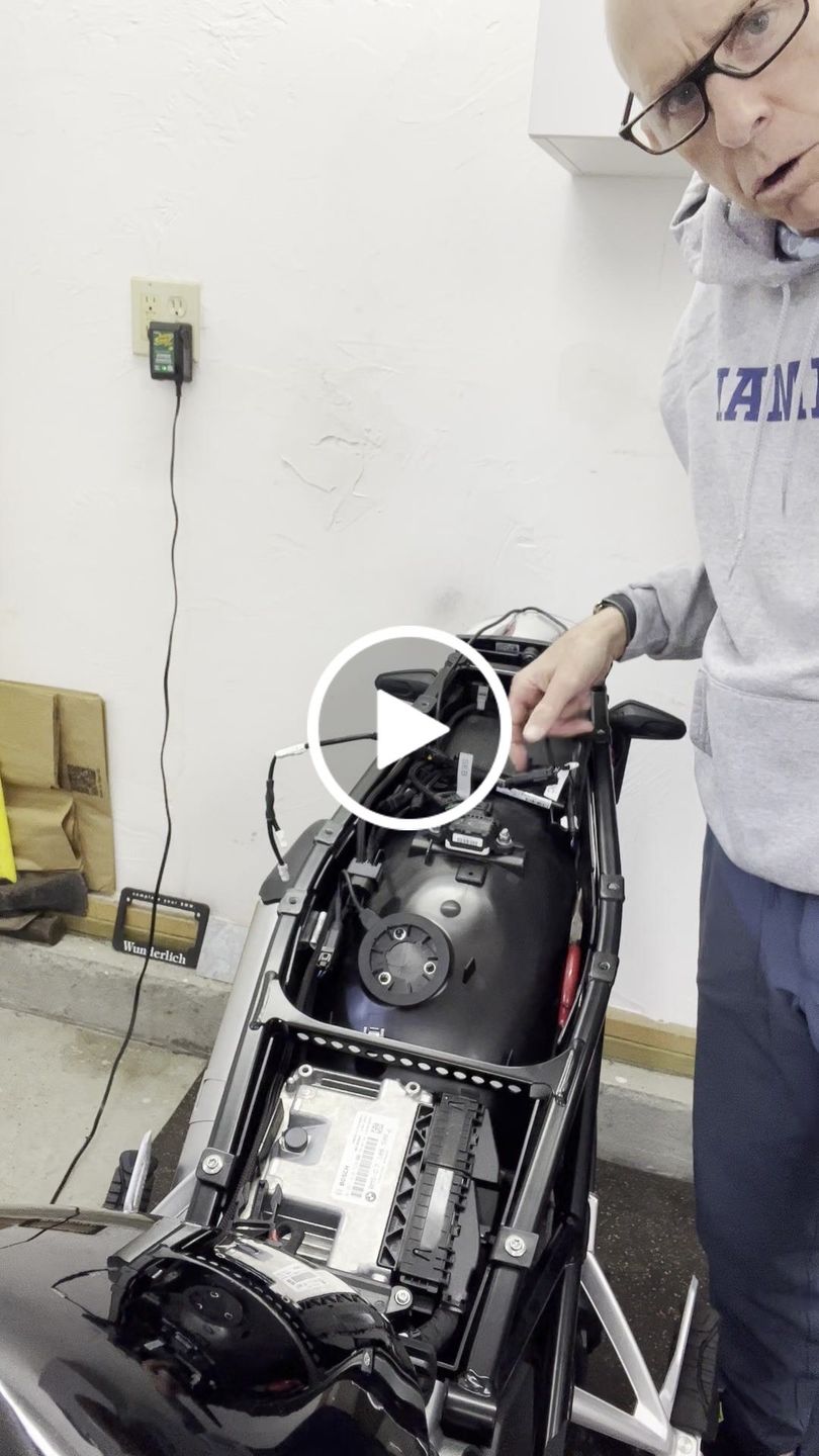 Customer video review of CANsmart™ Controller GEN II - BMW R1200LC & R1250 Series